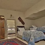 ヴュー ケイヴ 3*