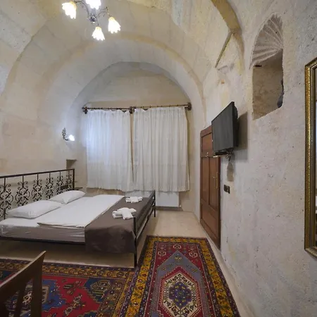 洞穴酒店 3* 格雷梅