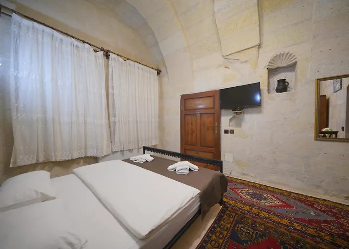 洞穴酒店 3* 格雷梅