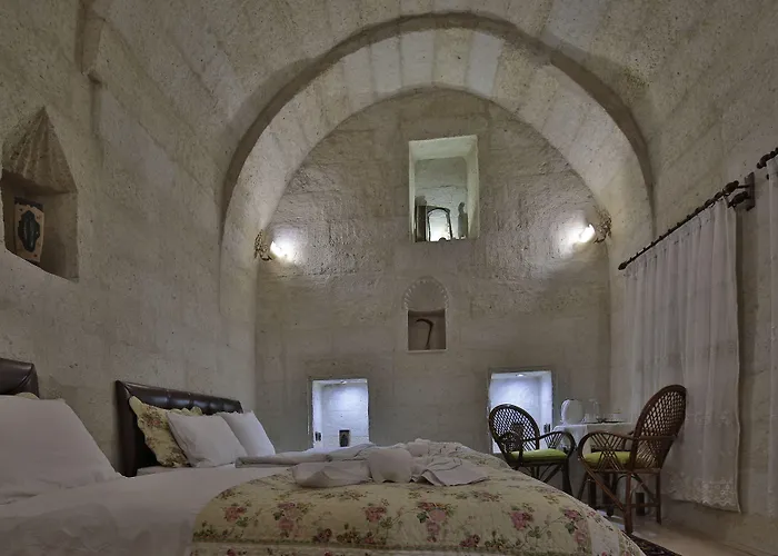 מלון View Cave 3*